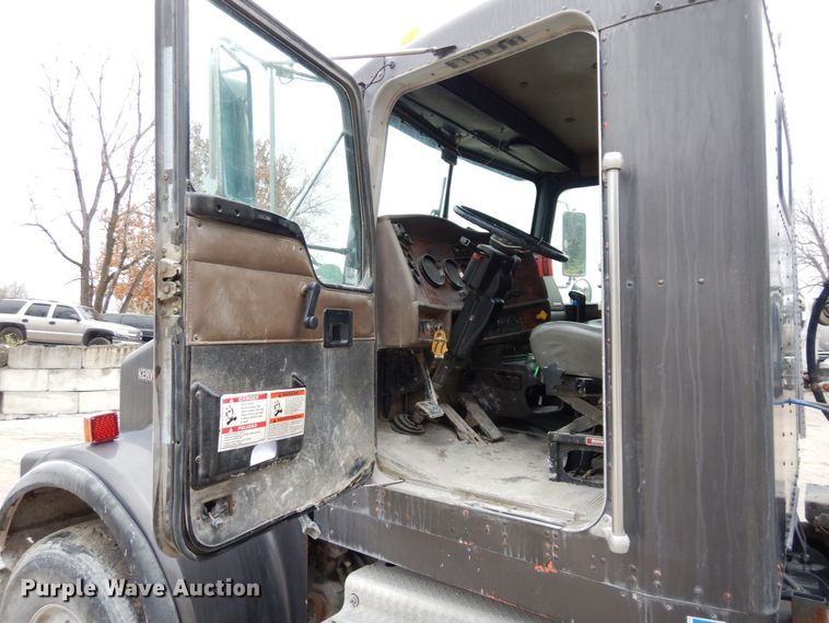 image for item DS1494 2002 Kenworth  ready mix truck