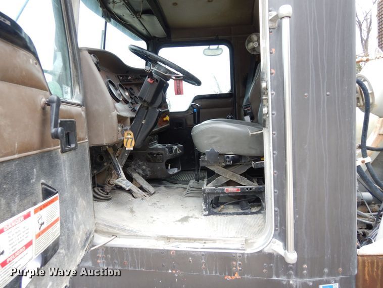 image for item DS1494 2002 Kenworth  ready mix truck