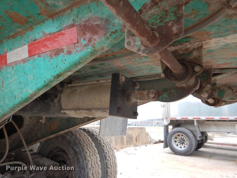 image for item DS6294 1997 Reliance  end dump trailer