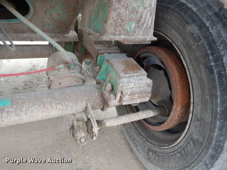 image for item DS6294 1997 Reliance  end dump trailer