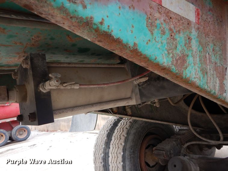 image for item DS6294 1997 Reliance  end dump trailer