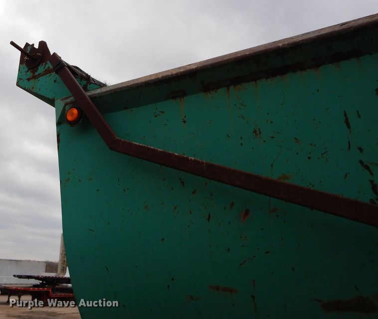 image for item DS6294 1997 Reliance  end dump trailer