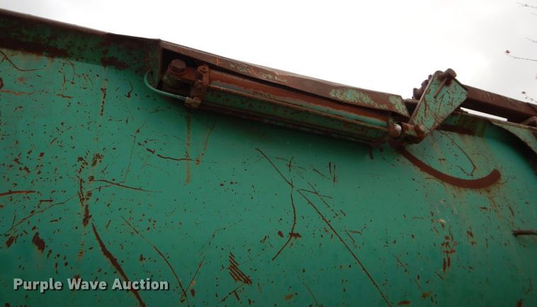 image for item DS6294 1997 Reliance  end dump trailer