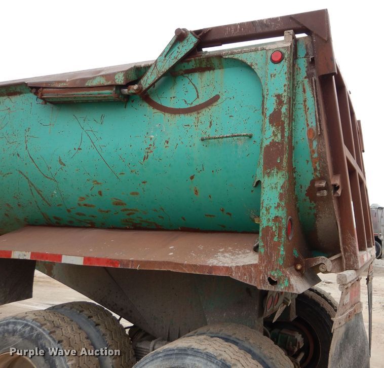 image for item DS6294 1997 Reliance  end dump trailer