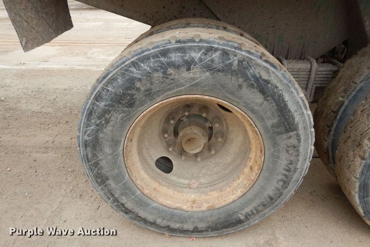 image for item DS6294 1997 Reliance  end dump trailer