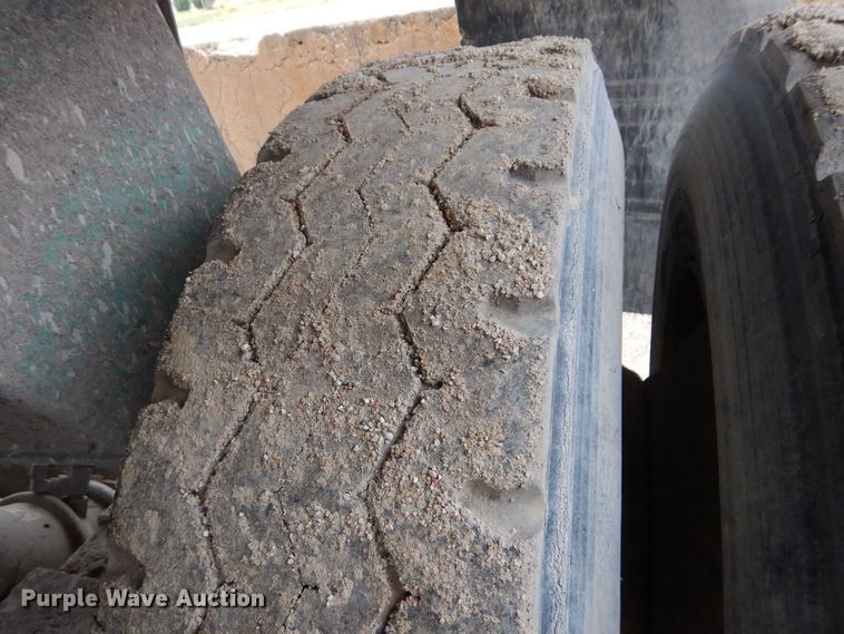 image for item DS6294 1997 Reliance  end dump trailer