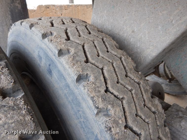 image for item DS6294 1997 Reliance  end dump trailer