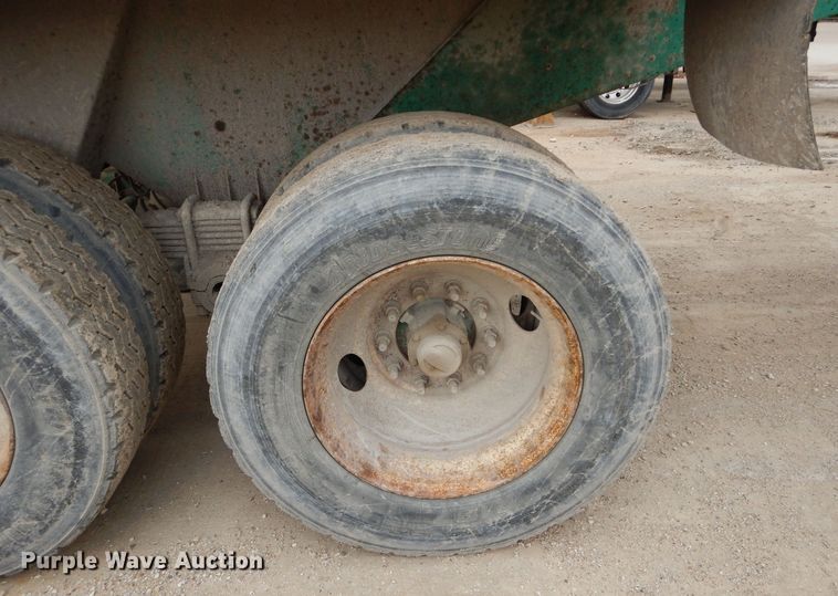 image for item DS6294 1997 Reliance  end dump trailer