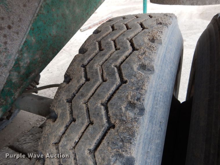 image for item DS6294 1997 Reliance  end dump trailer