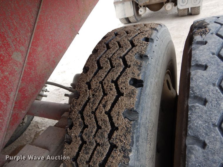 image for item DS6295 1996 Reliance  end dump trailer