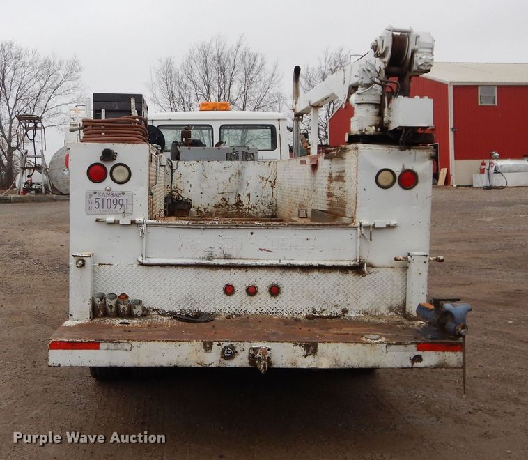 image for item DS6298 1996 Freightliner FL70  utility / service truck