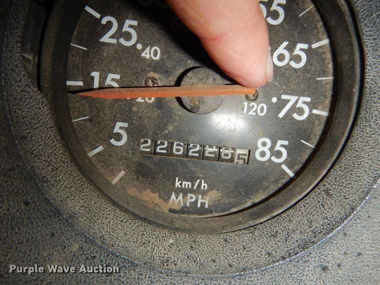 image for item DS6298 1996 Freightliner FL70  utility / service truck