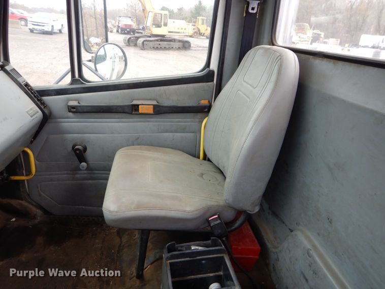 image for item DS6298 1996 Freightliner FL70  utility / service truck