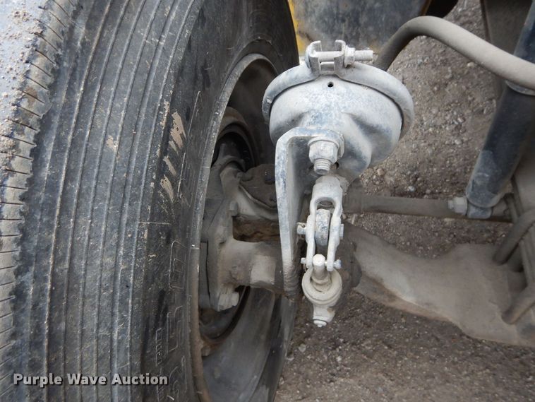 image for item DS6298 1996 Freightliner FL70  utility / service truck