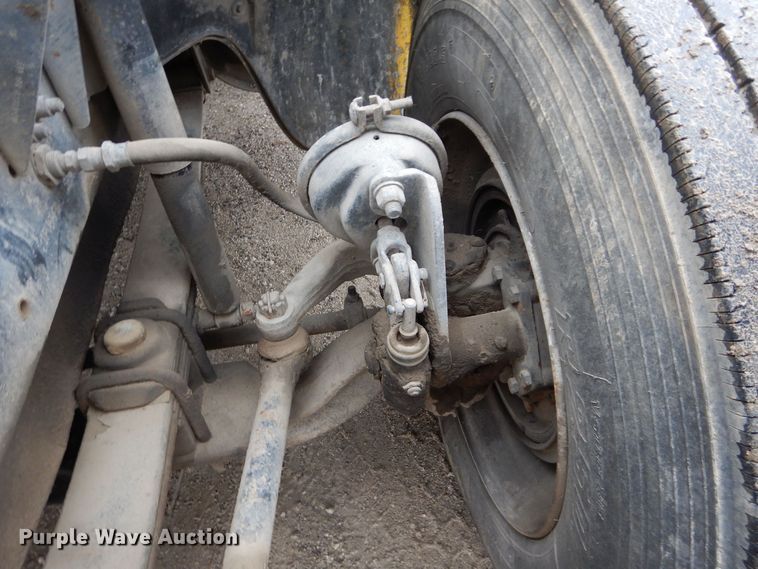 image for item DS6298 1996 Freightliner FL70  utility / service truck