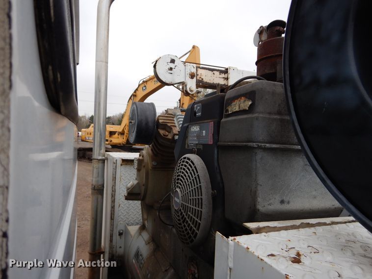 image for item DS6298 1996 Freightliner FL70  utility / service truck