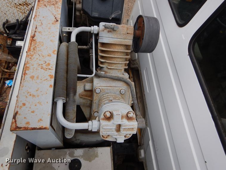 image for item DS6298 1996 Freightliner FL70  utility / service truck