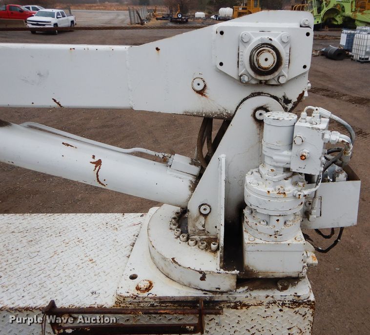 image for item DS6298 1996 Freightliner FL70  utility / service truck