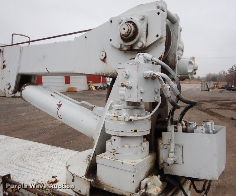 image for item DS6298 1996 Freightliner FL70  utility / service truck