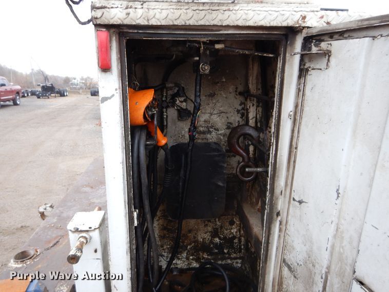 image for item DS6298 1996 Freightliner FL70  utility / service truck