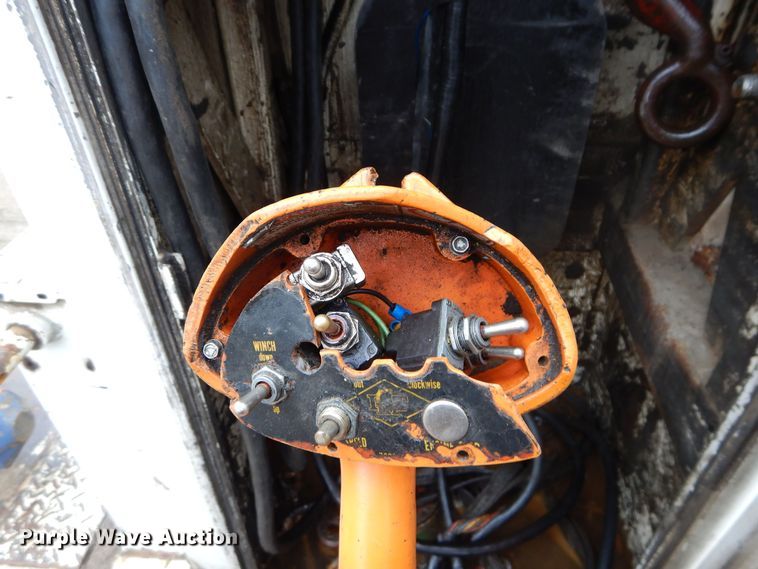 image for item DS6298 1996 Freightliner FL70  utility / service truck