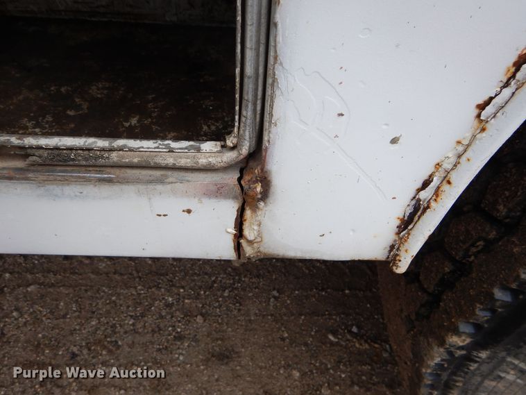 image for item DS6298 1996 Freightliner FL70  utility / service truck