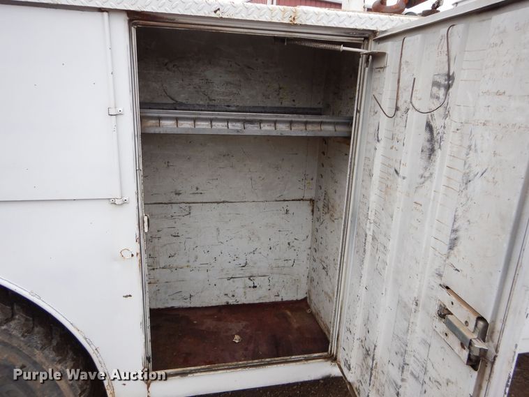 image for item DS6298 1996 Freightliner FL70  utility / service truck