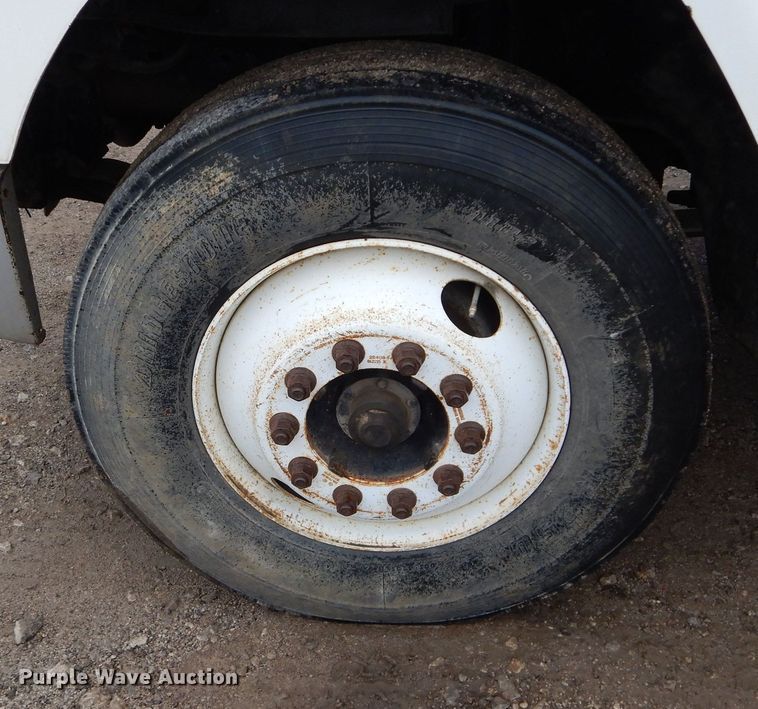 image for item DS6298 1996 Freightliner FL70  utility / service truck