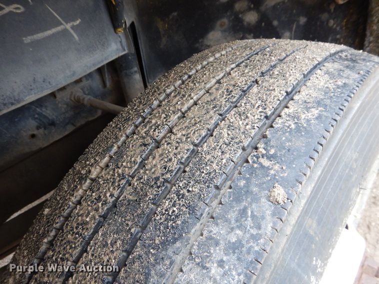 image for item DS6298 1996 Freightliner FL70  utility / service truck