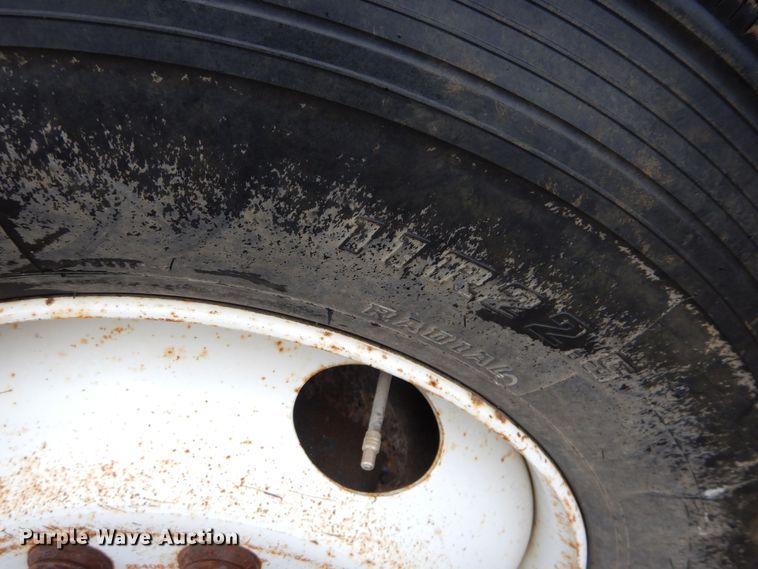 image for item DS6298 1996 Freightliner FL70  utility / service truck