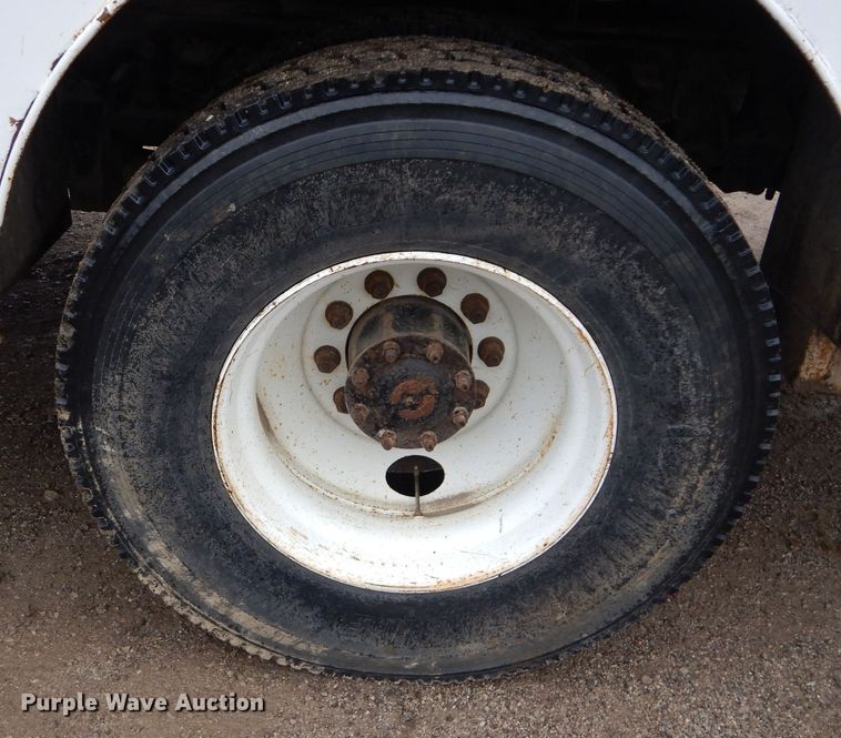 image for item DS6298 1996 Freightliner FL70  utility / service truck