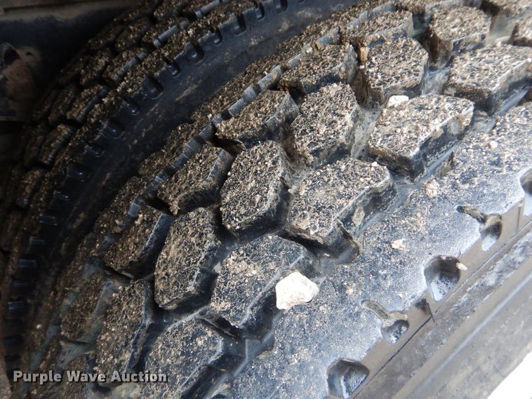 image for item DS6298 1996 Freightliner FL70  utility / service truck