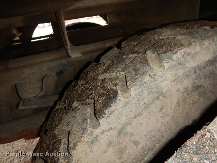 image for item DS6298 1996 Freightliner FL70  utility / service truck