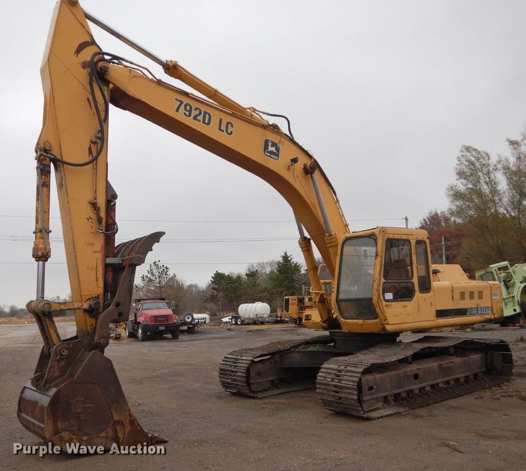 image for item DS6299 1996 John Deere 792D  excavator