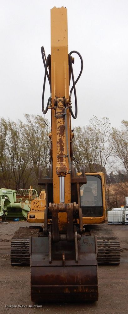 image for item DS6299 1996 John Deere 792D  excavator