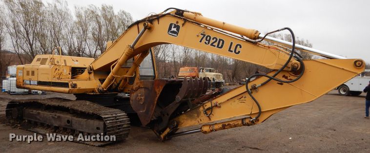 image for item DS6299 1996 John Deere 792D  excavator