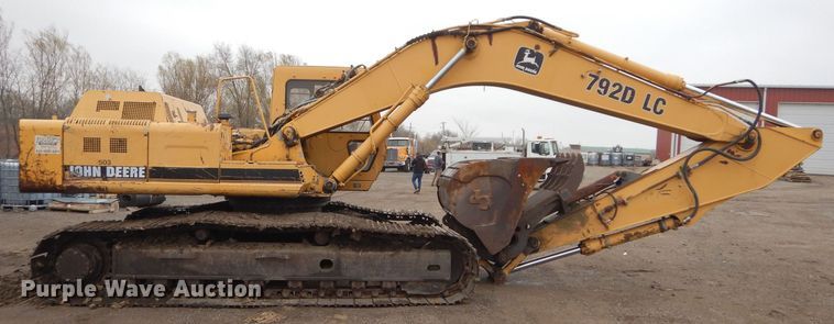 image for item DS6299 1996 John Deere 792D  excavator