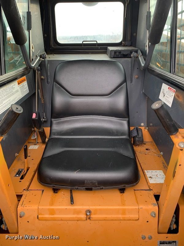 image for item DS6300 2000 Case 1845C  skid steer loader