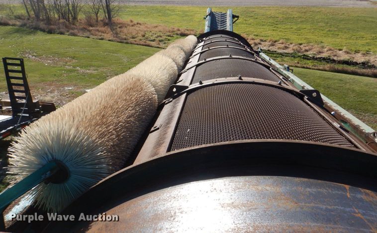 image for item DS8247 2007 Powerscreen Phoenix 3300  trommel screen