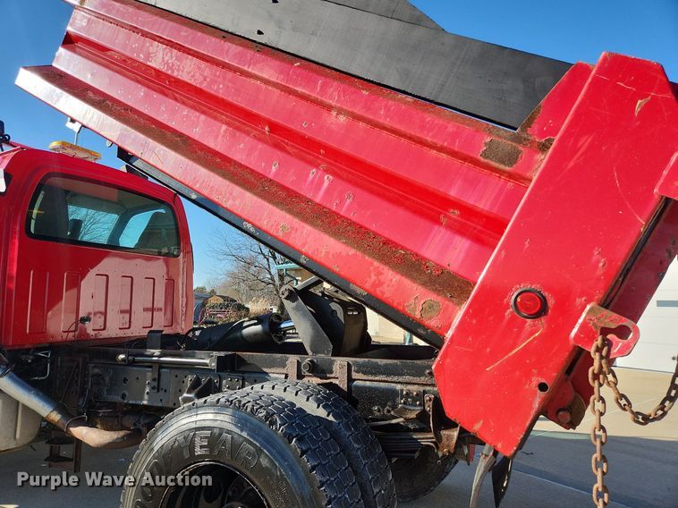 image for item EA9435 2007 GMC C8500  dump truck