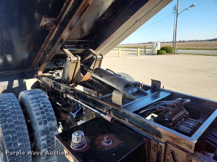 image for item EA9435 2007 GMC C8500  dump truck