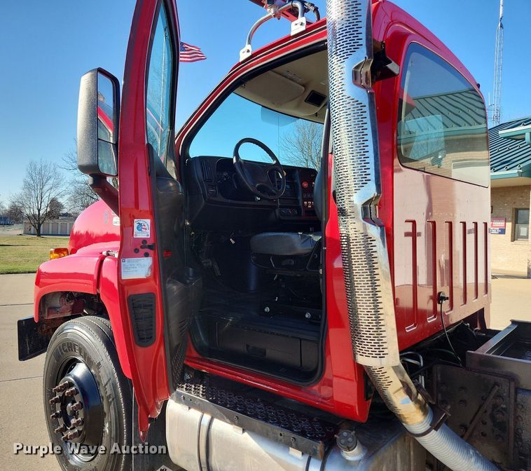 image for item EA9435 2007 GMC C8500  dump truck