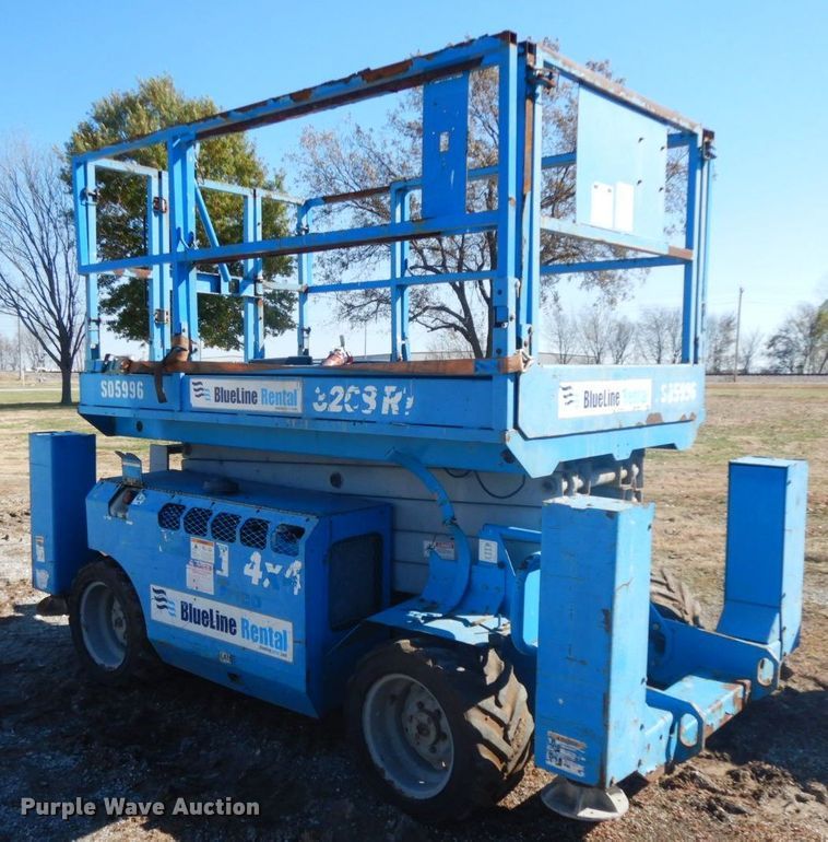 image for item HF9462 2007 Genie GS-3268  scissor lift