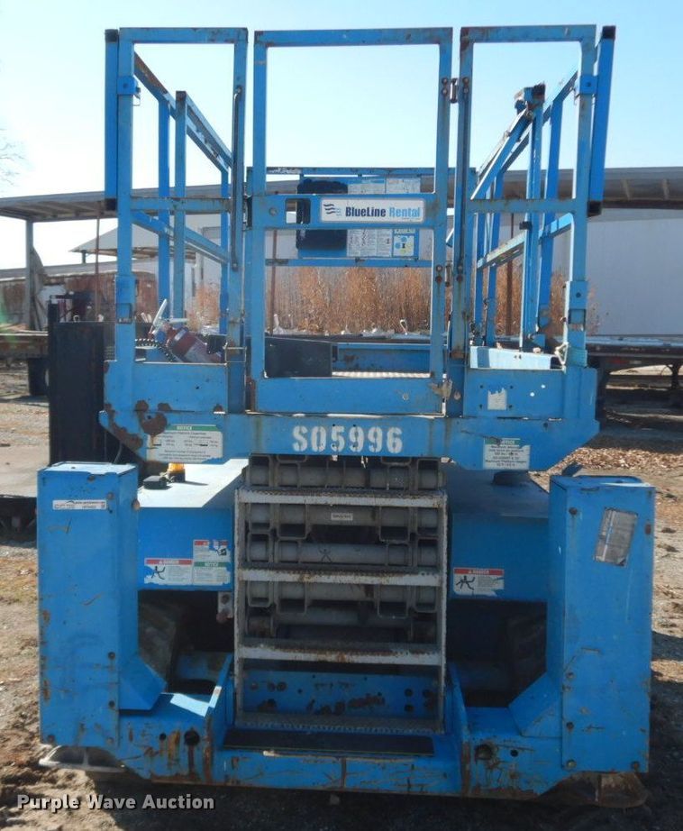 image for item HF9462 2007 Genie GS-3268  scissor lift