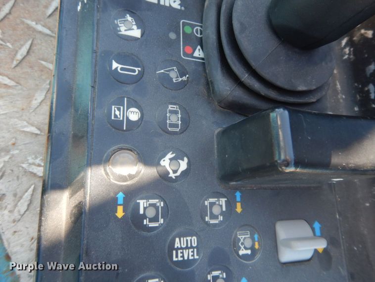 image for item HF9462 2007 Genie GS-3268  scissor lift