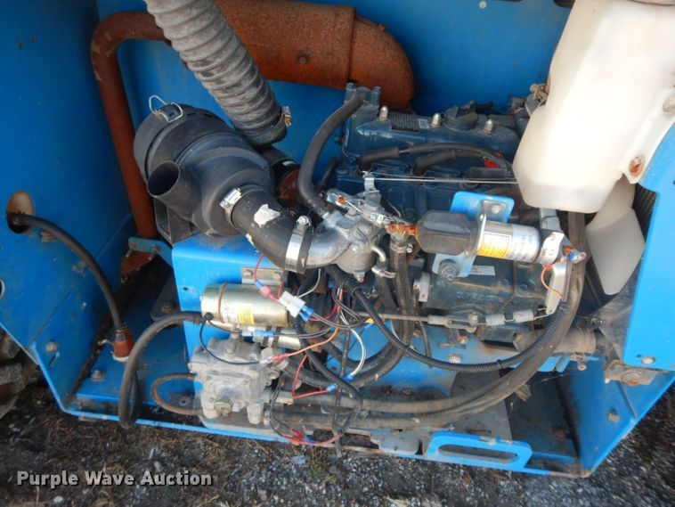 image for item HF9462 2007 Genie GS-3268  scissor lift