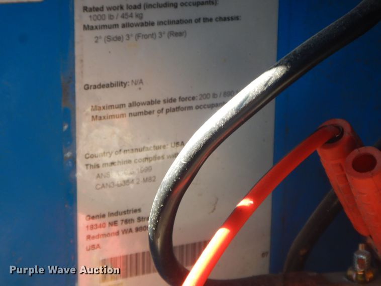 image for item HF9462 2007 Genie GS-3268  scissor lift