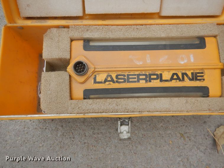 image for item HQ9528 (2) Spectra Physics Laser Plane laser levels