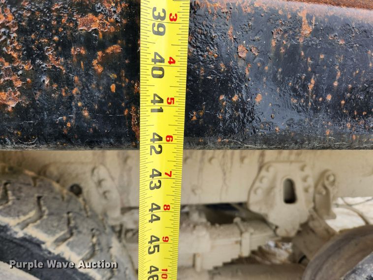 image for item JB9756 2002 International 4900  dump truck