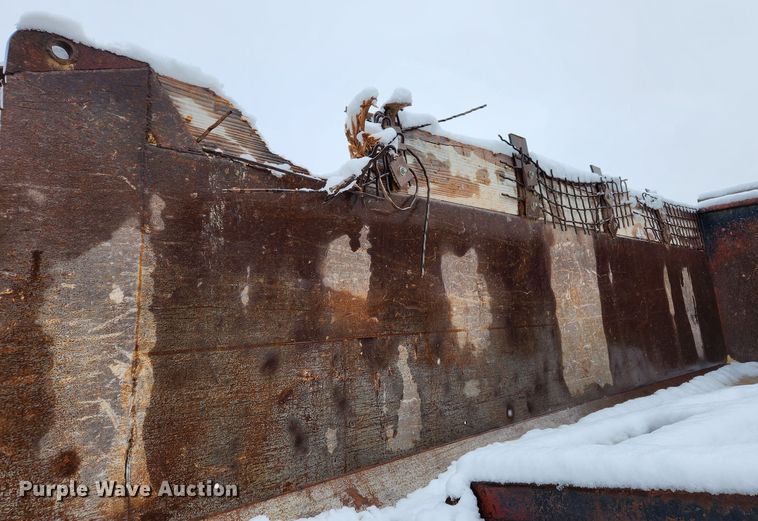 image for item JB9756 2002 International 4900  dump truck